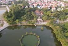 Le plus emblématique reste le site historique spécial de Co Loa, première capitale de l'État d'Au Lac, qui conserve des valeurs historiques, architecturales et culturelles exceptionnelles. Photo: Hanoimoi