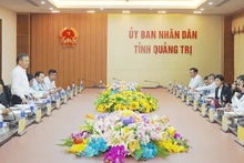 Le vice-président du Comité populaire provincial de Quang Tri, Le Duc Tien, assure que Quang Tri s'engage à accompagner les investisseurs tout au long des phases d'étude et de mise en œuvre du projet. Photo: NDEL