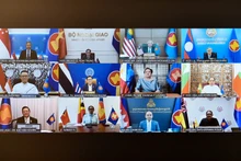 La réunion spéciale des ministres des Affaires étrangères de l'ASEAN sur la situation au Moyen-Orient se tient en ligne le 13 mars. Photo : Ministère vietnamien des Affaires étrangères.