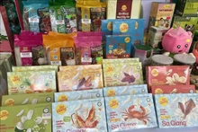 Les produits à base de riz de Sa Giang, originaires de la province de Dong Thap, s’emploient à obtenir la certification OCOP 5 étoiles et sont plébiscités sur les marchés américain et européen. Photo : VNA.