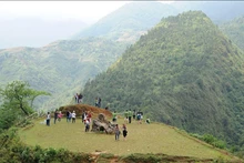 Le village de Cat Cat à Sa Pa est une destination connue de nombreux touristes lorsqu'ils viennent à Lao Cai. Photo: NDEL