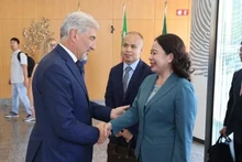 Le président de la Lombardie, Attilio Fontana, et la vice-présidente du Vietnam, Vo Thi Anh Xuan. Photo : VNA.