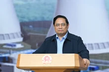 Le Premier ministre Pham Minh Chinh, chef du Comité de pilotage pour la construction de la centrale nucléaire, prend la parole lors de la troisième réunion du Comité. Photo: NDEL