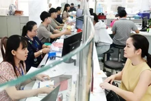 Les options concernant le personnel et les sièges des nouveaux quartiers et communes, prévus à partir du 1er juillet, ont été soigneusement préparées par Ho Chi Minh-Ville afin d'assurer un service fluide aux citoyens et aux entreprises. Photo : thanhnien.vn