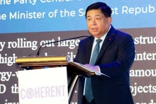 Le vice-Premier ministre Nguyen Chi Dung prend la parole lors de la cérémonie d'inauguration de l'usine Coherent, dans le parc industriel de Nhon Trach 1, province de Dong Nai. Photo: NDEL
