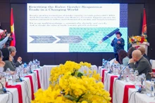Lors de la conférence intitulée « Façonner l'Avenir : Commerce, Innovation et Développement inclusif ». Photo: NDEL