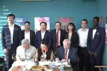 Lors de la cérémonie de la signature du projet. Photo: congthuong.vn