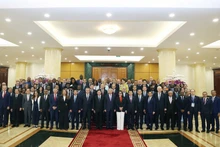 Le secrétaire général du Parti communiste du Vietnam, Tô Lâm, et les chefs de délégation des pays participant. Photo : VNA.