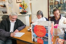 Au 26 octobre, les Vietnamiens en France ont contribué à hauteur de 20 000 euros pour soutenir les victimes des inondations au Vietnam. Photo: NDEL