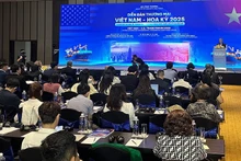 lors du Forum commercial Vietnam-États-Unis 2025. Photo: NDEL