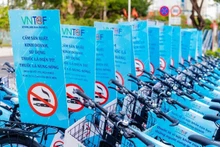 Chaque année, le Vietnam enregistre plus de 104 000 décès liés au tabagisme, dont environ 18 800 causés par le tabagisme passif, c’est-à-dire l’inhalation involontaire de la fumée dégagée par les fumeurs. Photo : baodautu.vn