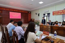 Lors de la scène de la séance de travail. Photo: baovanhoa