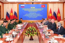Entretien entre le ministre de la Défense, Phan Van Giang, et Nikolaï Patrouchev, conseiller du président russe Vladimir Poutine et président du Conseil maritime de Russie. Photo : VNA.