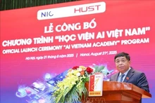 Le vice-Premier ministre Nguyên Chi Dung s’exprime lors de la cérémonie, à Hanoi, le 21 août. Photo : VNA.