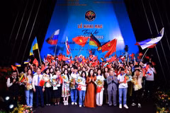 Lors de la cérémonie d'ouverture du Camp d’été du Vietnam 2025, placé sous le thème "Ensemble, écrivons la suite de l’histoire de la paix".
