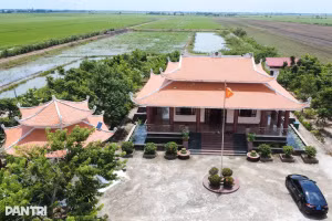 Le mémorial des martyrs héroïques du Régiment 88 est situé au cœur de la plaine de Dong Thap Muoi, dans la commune de Vinh Chau, province de Tay Ninh. C'est là qu'a eu lieu une bataille féroce entre les soldats du Régiment 88 et forces armées américaines le 6 février 1970 (premier jour du Nouvel An lunaire 1970), bataille qui a coûté la vie à plus de 300 soldats. Photo : vietnamnet.vn