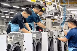 Dans l'usine de LG Electronics Vietnam Hai Phong Co., Ltd. Photo : NDEL.