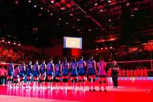 L'équipe féminine de volley-ball du Vietnam lors du match d'ouverture contre la Pologne. Photo : VFV.