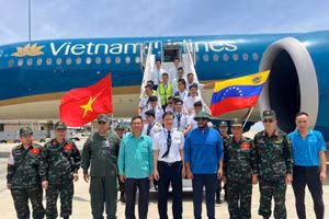 Photo : L’équipe vietnamienne de secours et de sauvetage participe aux opérations consécutives au séisme au Venezuela (Photo : l’Ambassade du Vietnam au Venezuela).