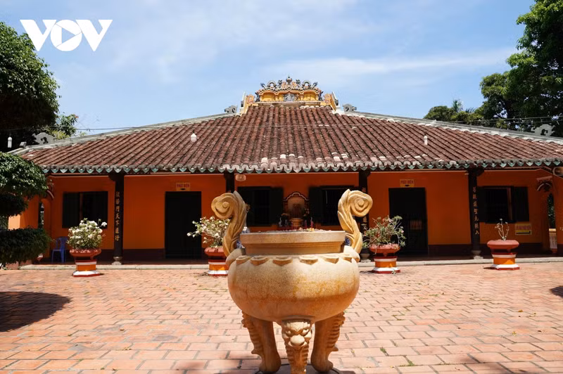 Giac Lam se distingue des autres pagodes dans le sud par son style d’architecture traditionnelle vietnamienne, qui est mis en avant par des toits incurvés et des ornements délicatement élaborés. Elle est également dotée d’une architecture Mandala unique, fusionnant les croyances bouddhistes, confucéennes et taoïstes. Photo : VOV.