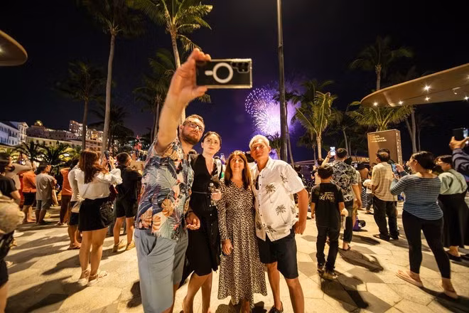 En 2025, Phu Quoc ambitionne d'accueillir 7 millions de visiteurs, soulignant l'urgente nécessité d'agrandir son aéroport international. Photo : Sun Group.