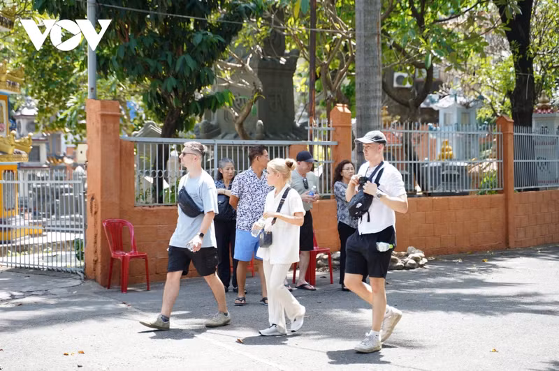 Actuellement, la pagode Giac Lam est devenue une attraction touristique incontournable de Hô Chi Minh-Ville. Photo : VOV.