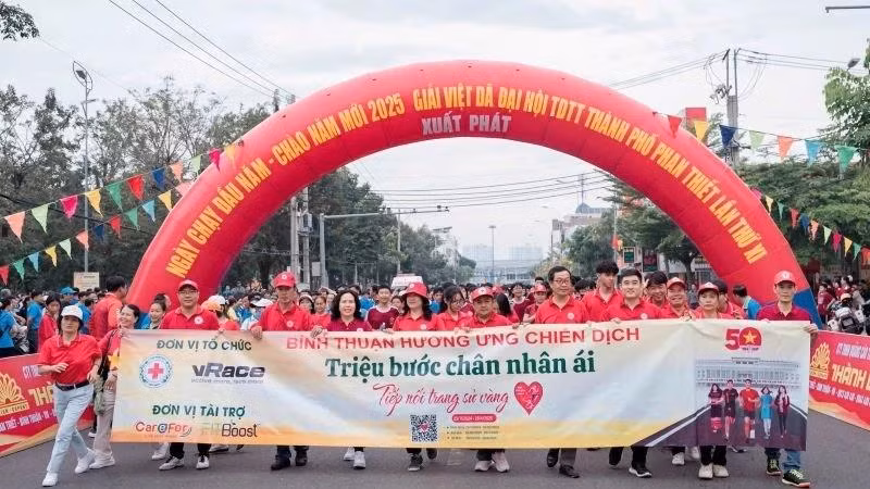 La campagne « Millions de pas de gentillesse – Poursuivre l'histoire dorée » a attiré la participation de plus de 184 000. Photo : Thu Loan