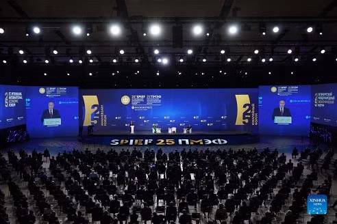 Cette année, le Forum économique international de Saint-Pétersbourg a lieu du 5 au 8 juin et est placé sous le thème « Les bases d’un monde multipolaire reposent sur la formation de nouveaux pôles de croissance ». Photo: Xinhua.