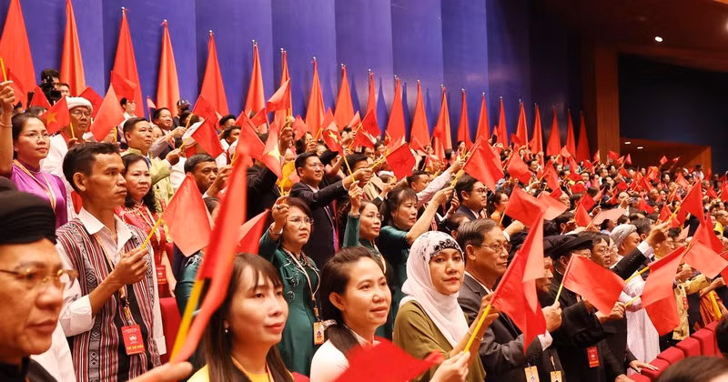 Lors de l'ouverture du 10e Congrès national du FPV à Hanoï. Photo: VNA