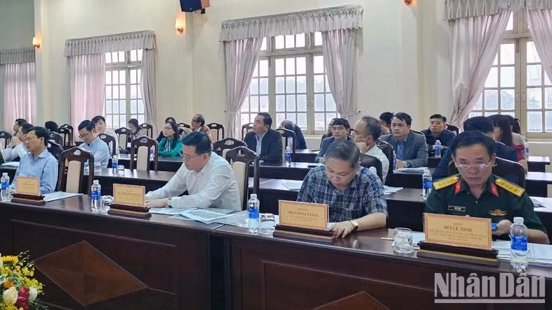 Le colloque vise à fournir des informations, des perspectives, des avantages et des aspects positifs que l'énergie nucléaire apporte aux gens, comme la sûreté, la sécurité et le bien-être social. Photo : NDEL