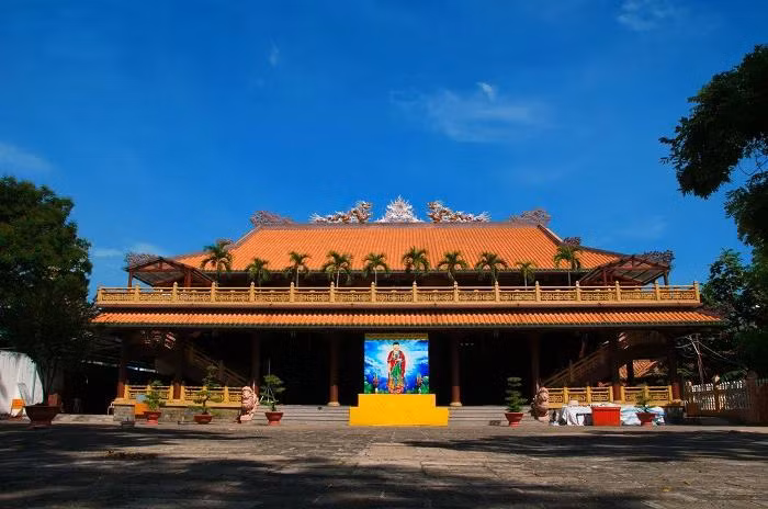 Dotée d’une architecture unique et des valeurs spirituelles, la pagode Giac Lam est non seulement un lieu de culte sacré, mais également un symbole culturel et architectural de la région du Sud en général et de Hô Chi Minh-Ville en particulier. Photo : VOV.