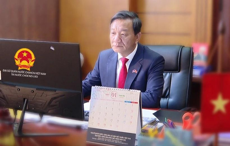 L'ambassadeur du Vietnam au Laos Nguyen Minh Tam souligne la grande amitié entre le PCV et le PPRL. Photo: VNA 