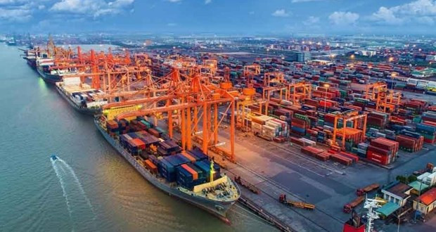 En 2023, le PIB du Vietnam a augmenté de 5,05 %, un taux parmi les plus élevés au monde. Photo : VNA.