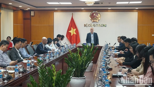 Conférence sur l’accès des entreprises vietnamiennes au marché mondial des produits Halal. Photo : nhandan.vn