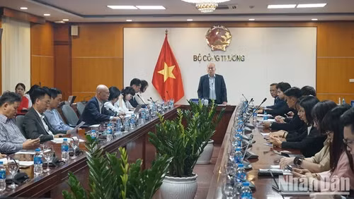 Conférence sur l’accès des entreprises vietnamiennes au marché mondial des produits Halal. Photo : nhandan.vn
