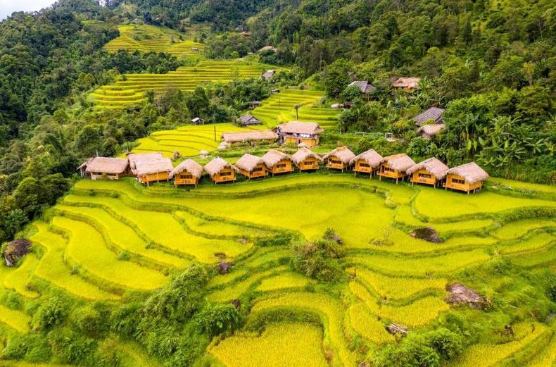 Ha Giang donne la priorité à la préservation de la culture locale et au tourisme responsable. Photo : Booking.com.