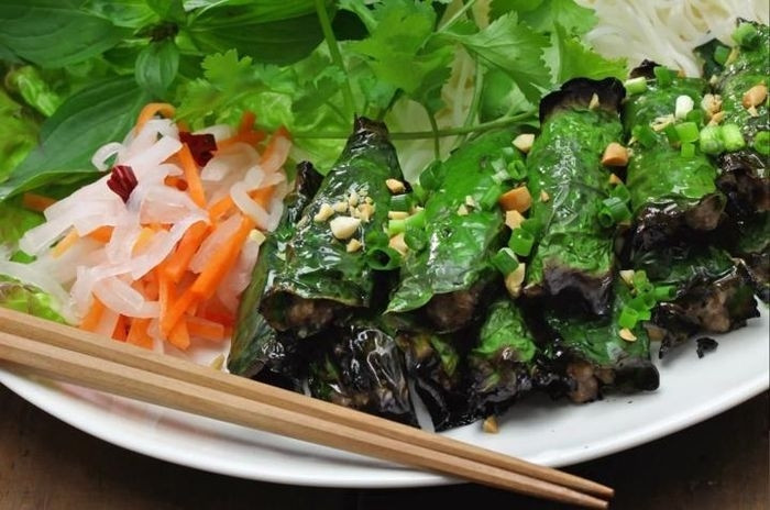 Le “bò nướng lá lốt” vietnamien. Photo : VOV. 
