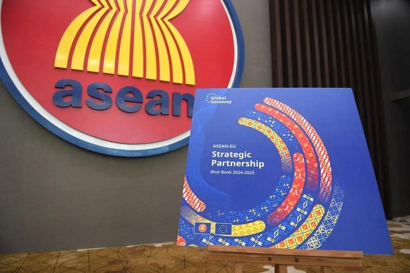 Le Livre bleu présenté le 8 mai à Jakarta, en Indonésie. Photo : VNA.
