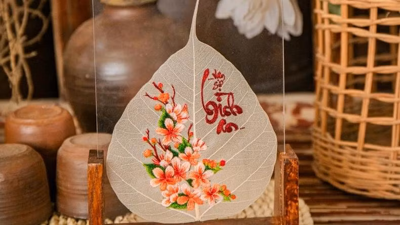 L’originalité des tableaux brodés sur des feuilles de Bodhi ảnh 3