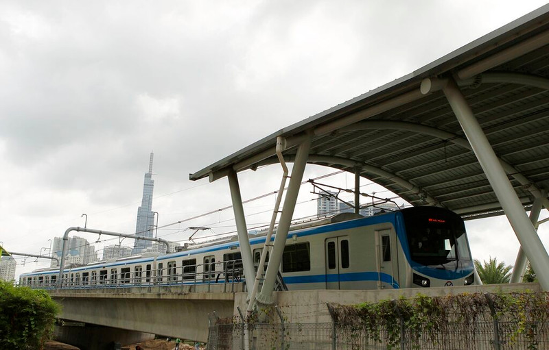 La ligne de métro no 1 de Hô Chi Minh-Ville (Bên Thanh - Suôi Tiên) est officiellement entrée en service le 22 décembre. Photo : VNA.