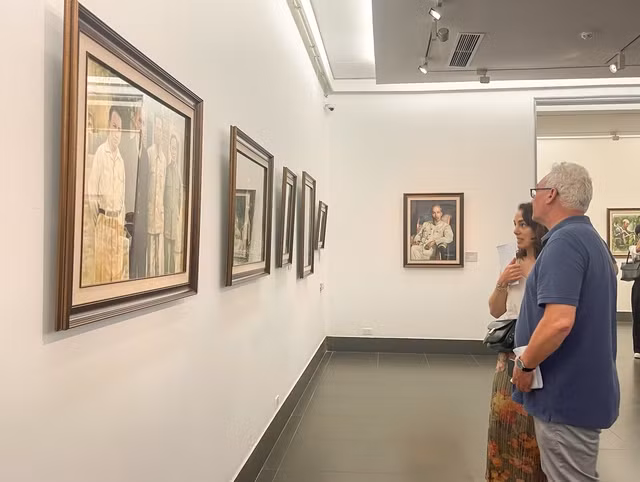 L'exposition attire l'attention de nombreux visiteurs vietnamiens et étrangers. Photo: toquoc.vn.