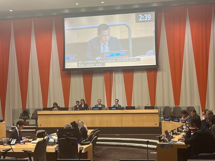 Lors de la réunion du Conseil économique et social des Nations Unies sur les questions humanitaires. Photo : VOV.