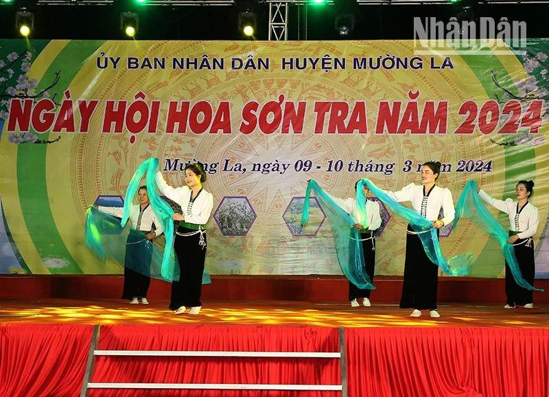 La Fête des fleurs d’aubépine 2024 a eu lieu les 9 et 10 mars, dans la commune de Ngoc Chiên, district de Muong La, province de Son La (au Nord-Ouest). Photo : NDEL.