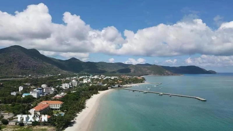 Vue aérienne de la zone touristique de Hô Tràm. Photo : VNA. 