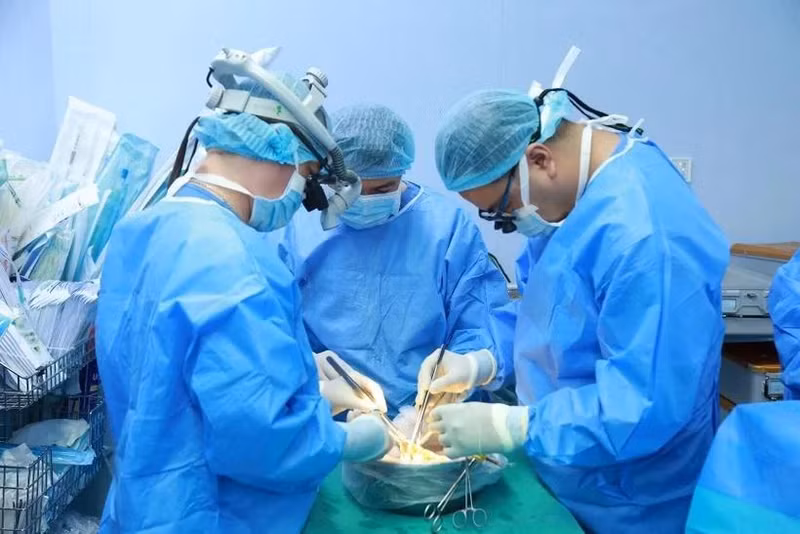 En 2024, le Vietnam a enregistré 41 cas de don d'organes proviennant de donneurs en mort encéphalique. Photo : VNA