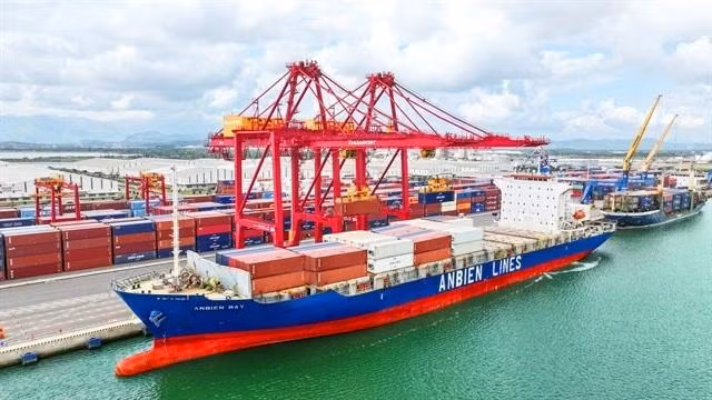 Le port international de Chu Lai, dans la province de Quang Nam, ambitionne de devenir un centre logistique multifonctionnel de classe mondiale d'ici 2027. Photo reproduite avec l'aimable autorisation de THILOGI. 