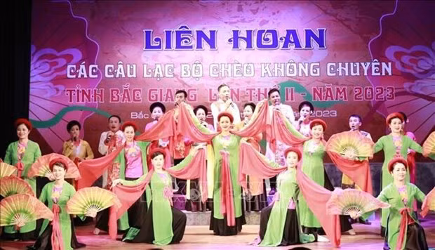 Une représentation de cheo au 2e Festival des Clubs des amateurs de "chèo" de la province de Bac Giang 2023. Photo : VNA.