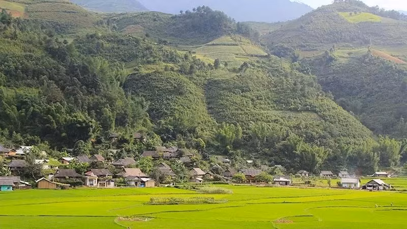 La beauté du village touristique de Khim Noi, dans le district de Mu Cang Chai, province de Yen Bai (au nord-ouest). Photo: Centre d'information touristique du Vietnam.