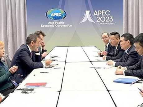 Le ministre vietnamien des Finances, Hô Duc Phoc (à droite) et le trésorier australien, Jim Chalmers. Photo : .VNA.