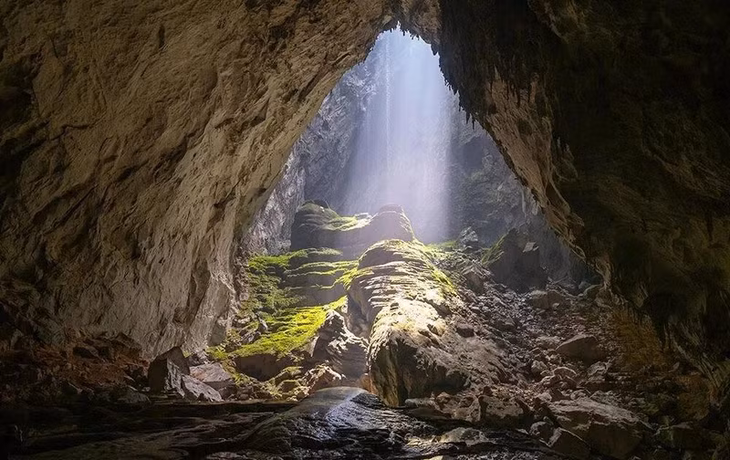 La grotte de Son Doong, la plus grande grotte du monde, mesure environ 9 km de long. Photo : Shutterstock. 